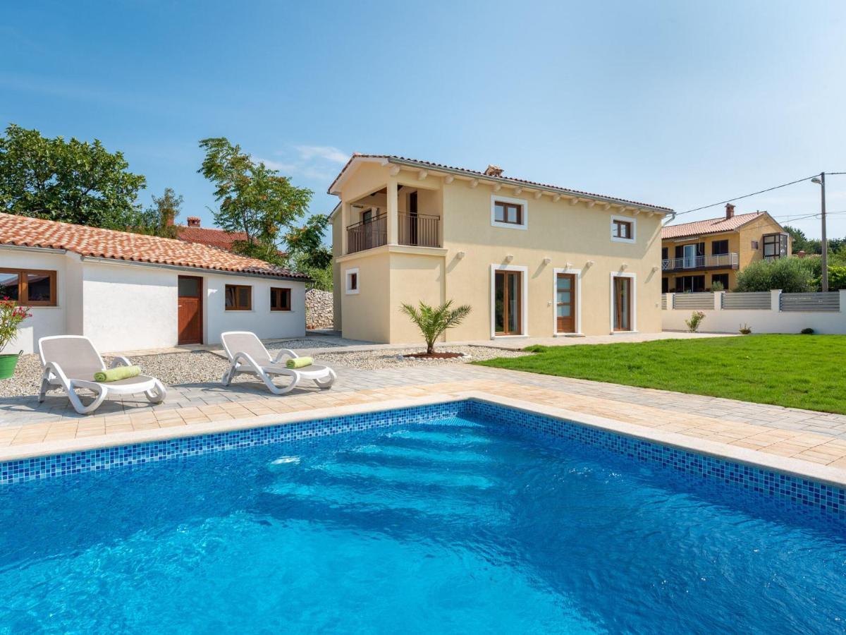 Tranquil Holiday Home In Labin With Private Swimming Pool Exteriér fotografie